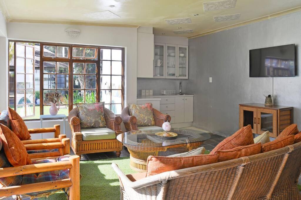 Mawethu Peaceful Garden With Covered Pool And Braai Area Cape Town Exterior foto