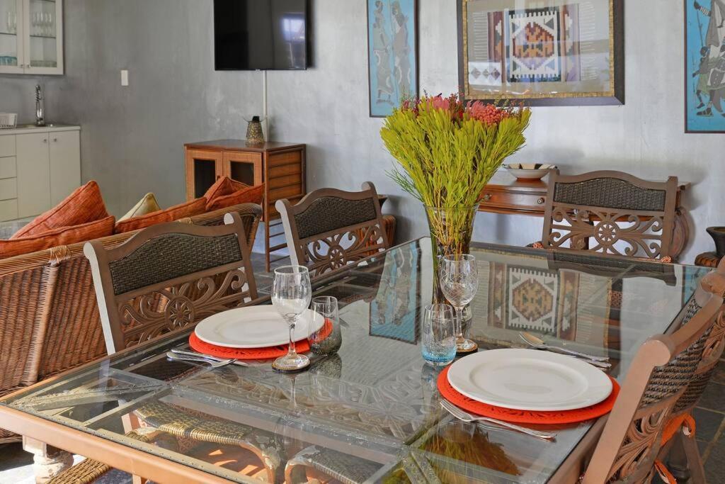 Mawethu Peaceful Garden With Covered Pool And Braai Area Cape Town Exterior foto
